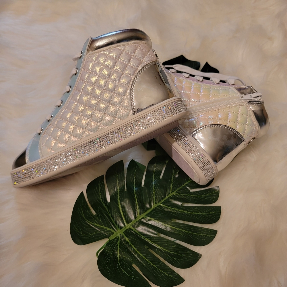 Steve Madden, kids' sneakers in White (big kids 4)